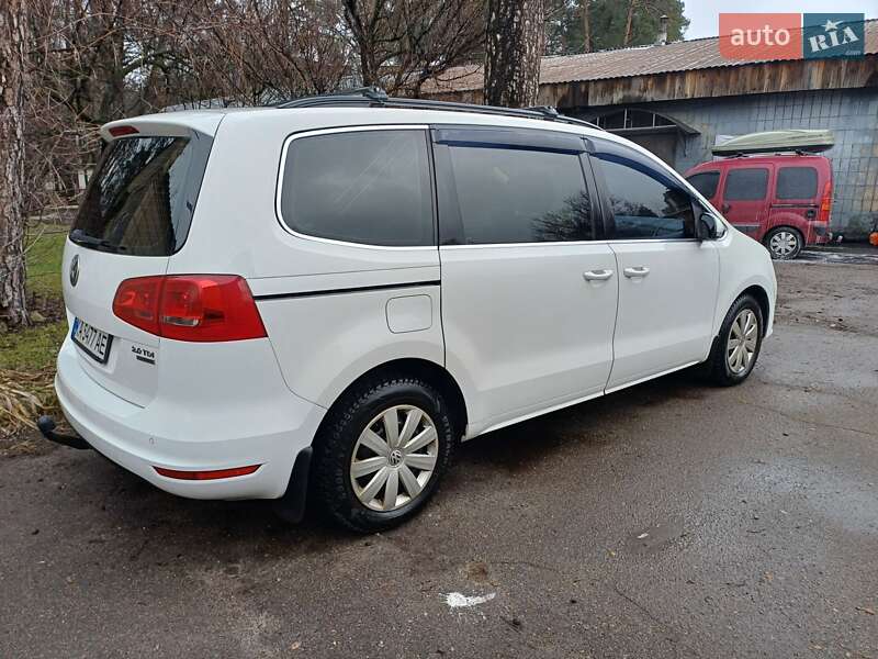 Мінівен Volkswagen Sharan 2012 в 