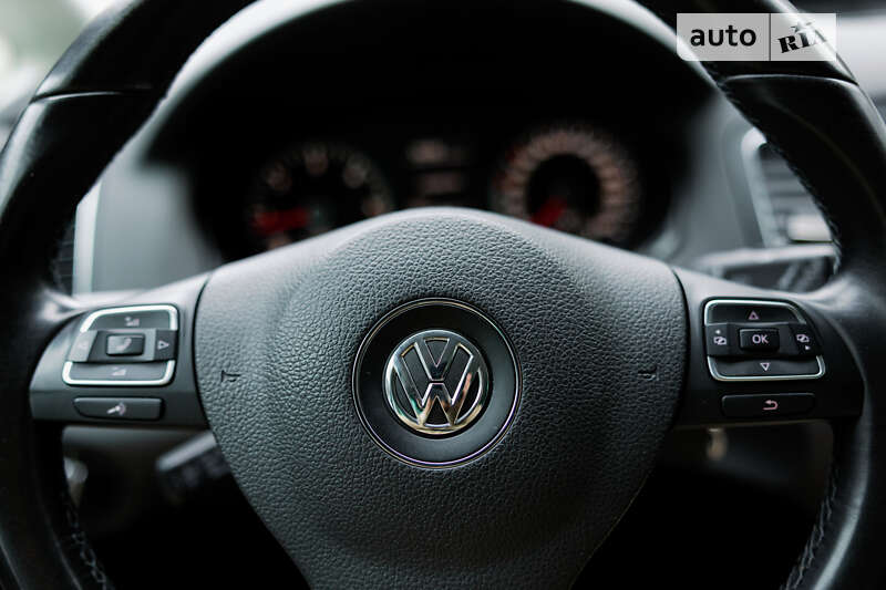 Мінівен Volkswagen Sharan 2010 в Києві
