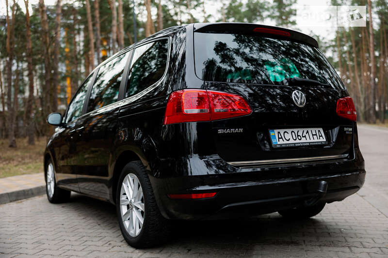 Мінівен Volkswagen Sharan 2010 в Києві