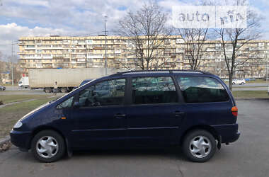 Мінівен Volkswagen Sharan 2000 в Києві
