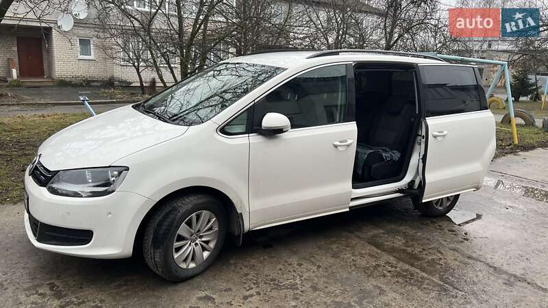 Мінівен Volkswagen Sharan 2012 в Житомирі