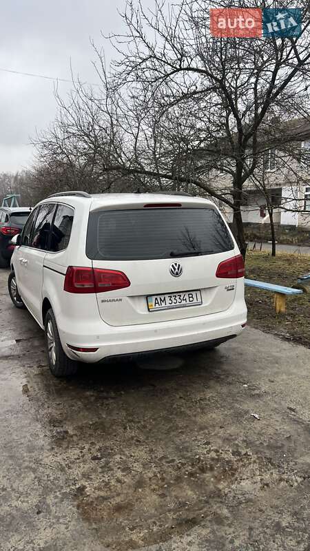 Мінівен Volkswagen Sharan 2012 в Житомирі