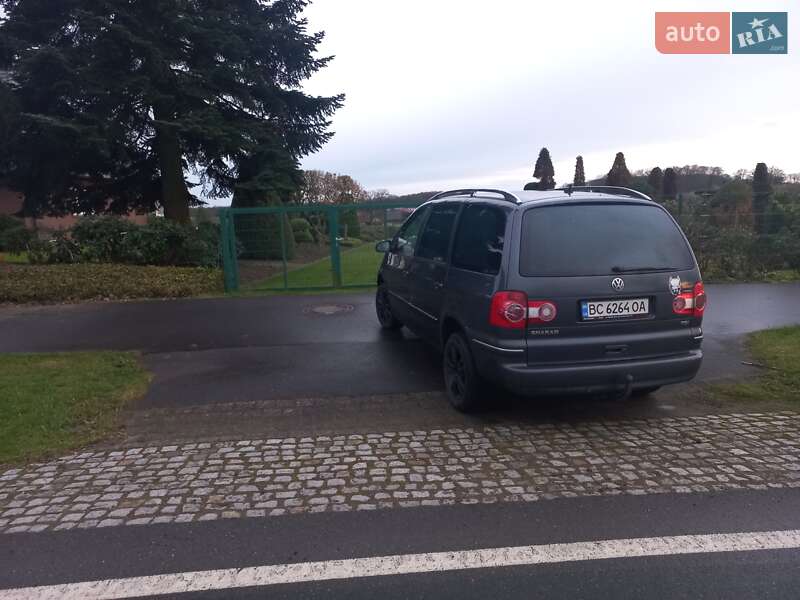 Минивэн Volkswagen Sharan 2005 в Трускавце