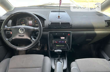 Минивэн Volkswagen Sharan 2001 в Краматорске