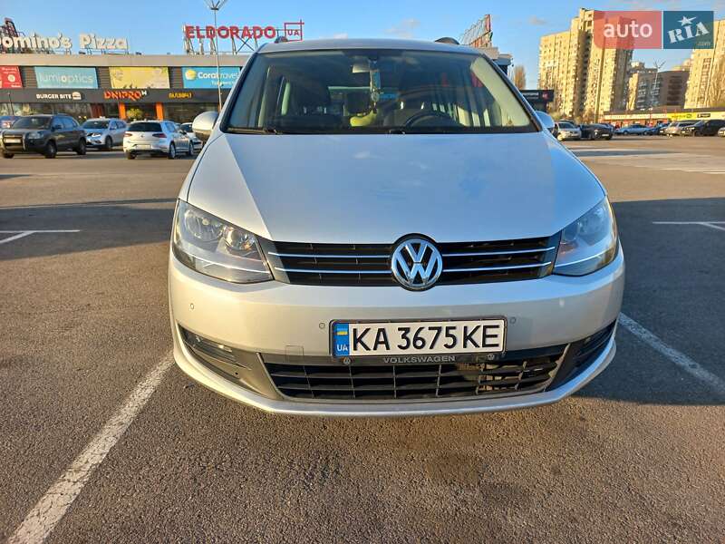 Минивэн Volkswagen Sharan 2012 в Киеве