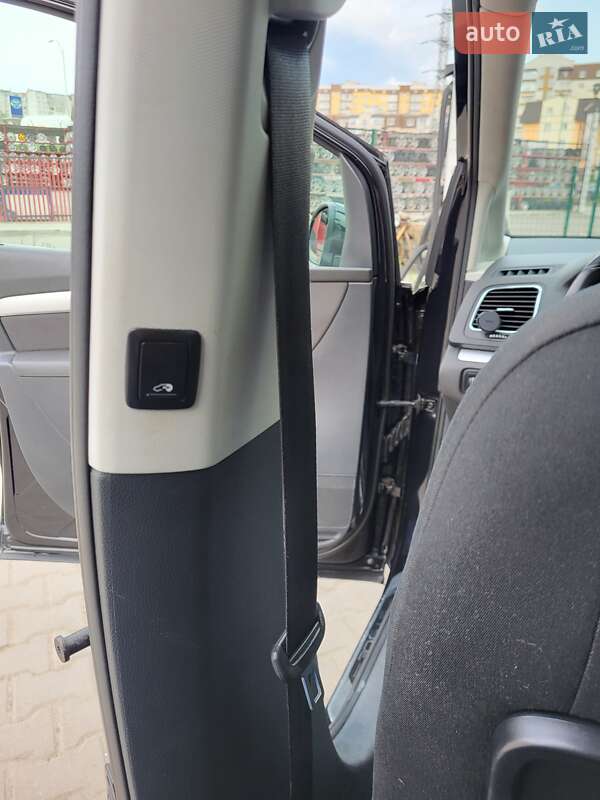 Минивэн Volkswagen Sharan 2012 в Хмельницком