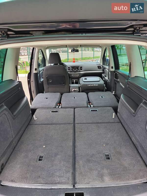 Минивэн Volkswagen Sharan 2012 в Хмельницком