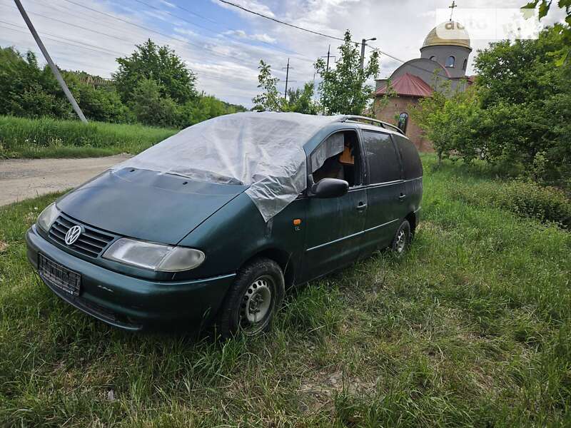 Минивэн Volkswagen Sharan 1997 в Черновцах
