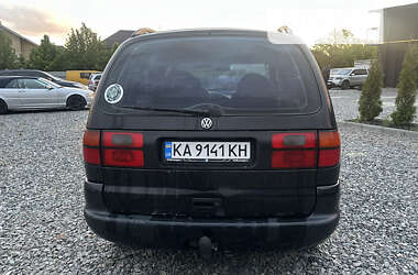 Мінівен Volkswagen Sharan 1996 в Києві