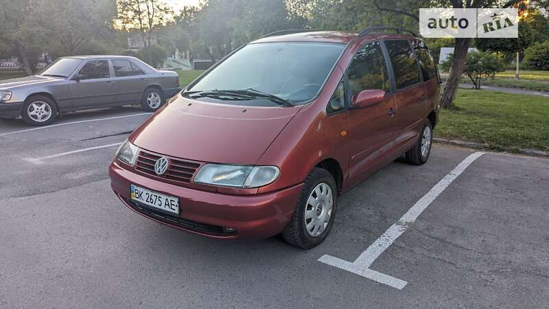 Минивэн Volkswagen Sharan 1999 в Ровно