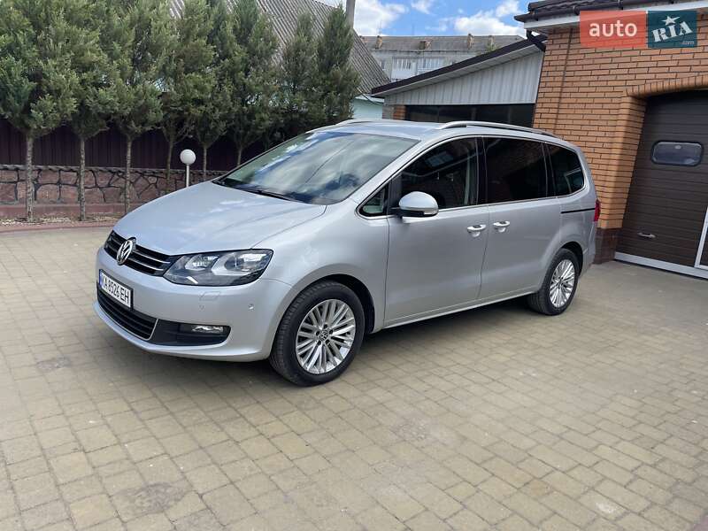 Мінівен Volkswagen Sharan 2015 в Житомирі
