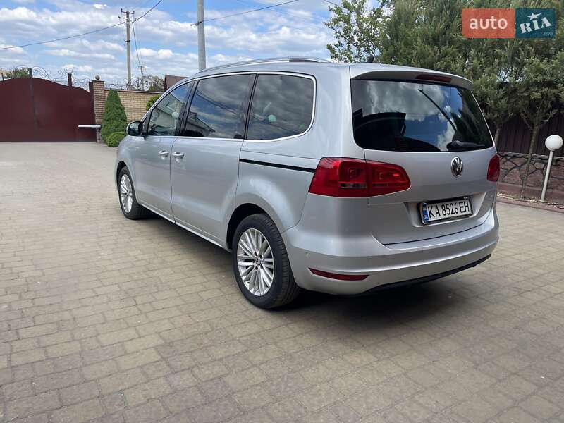 Мінівен Volkswagen Sharan 2015 в Житомирі