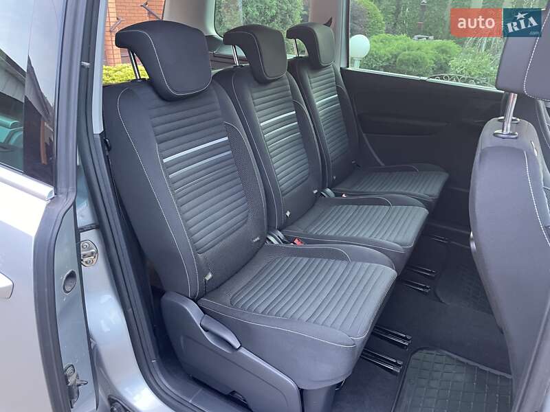 Мінівен Volkswagen Sharan 2015 в Житомирі
