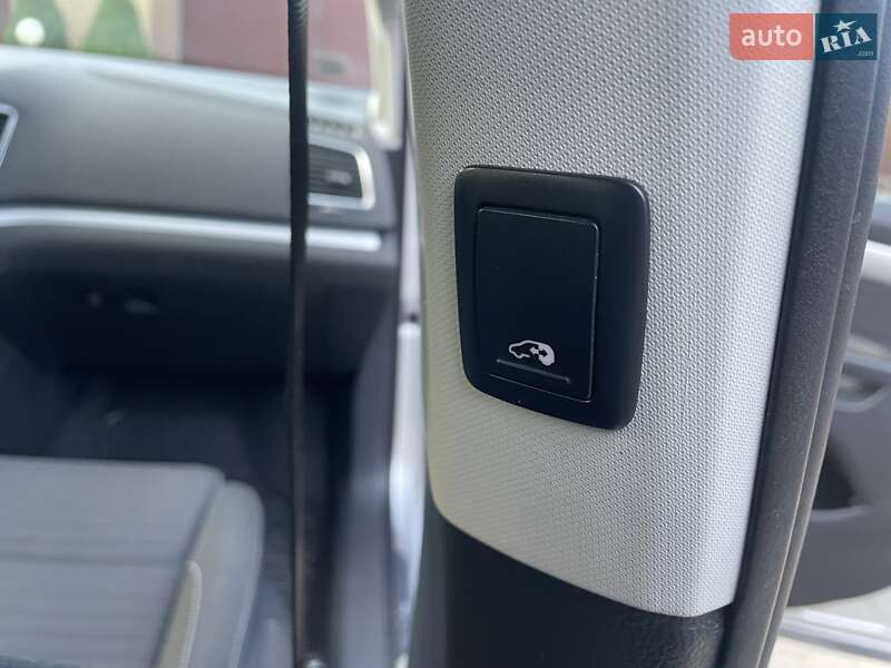 Мінівен Volkswagen Sharan 2015 в Житомирі