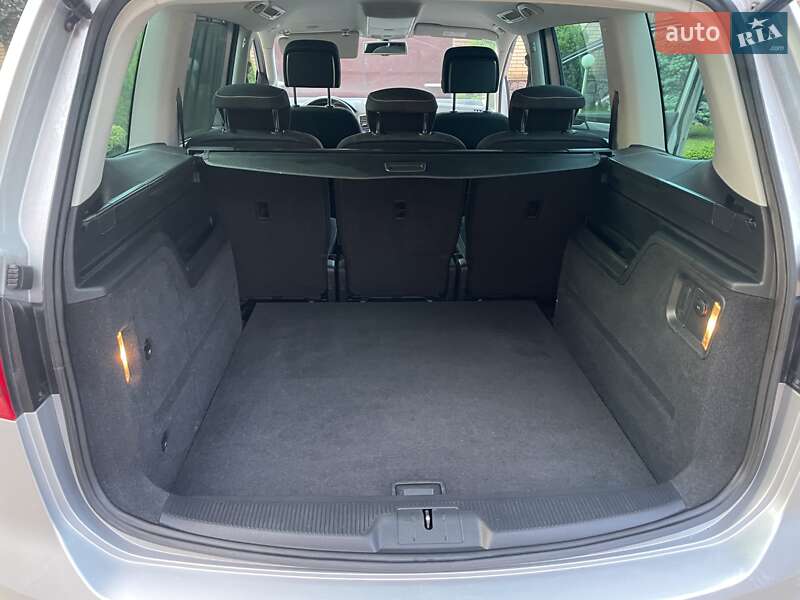 Мінівен Volkswagen Sharan 2015 в Житомирі
