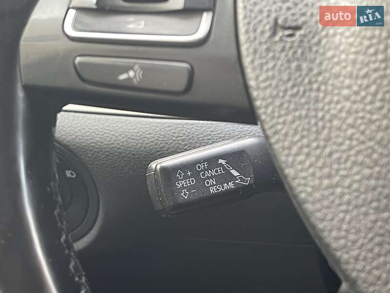 Мінівен Volkswagen Sharan 2011 в Києві