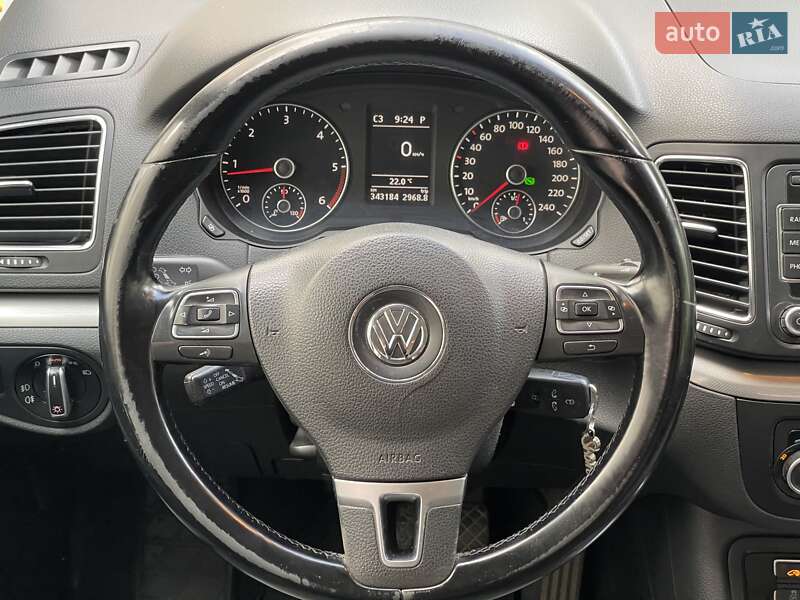 Мінівен Volkswagen Sharan 2011 в Києві