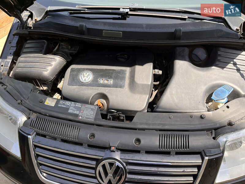 Минивэн Volkswagen Sharan 2008 в Великом Раковце