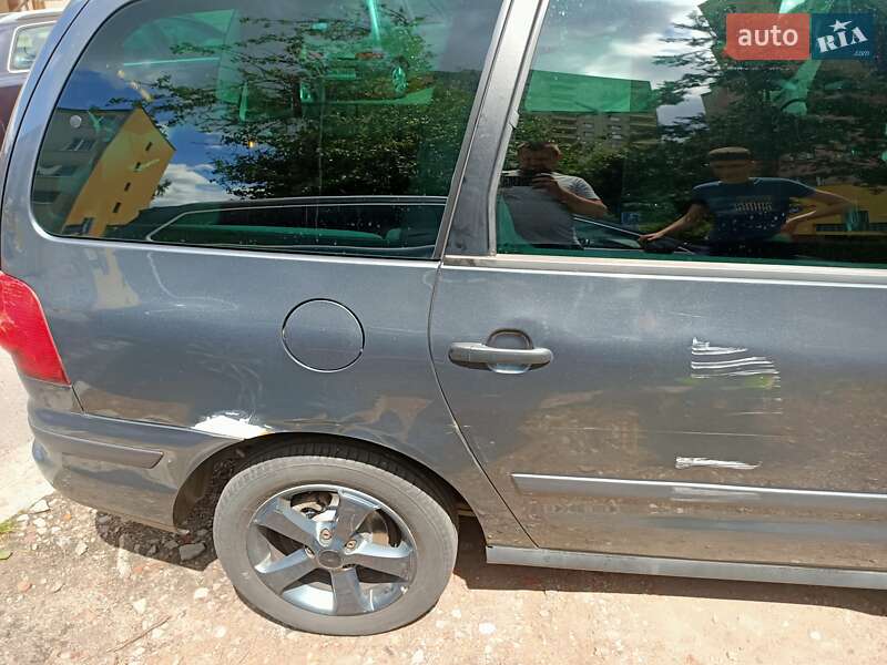 Минивэн Volkswagen Sharan 2007 в Ужгороде