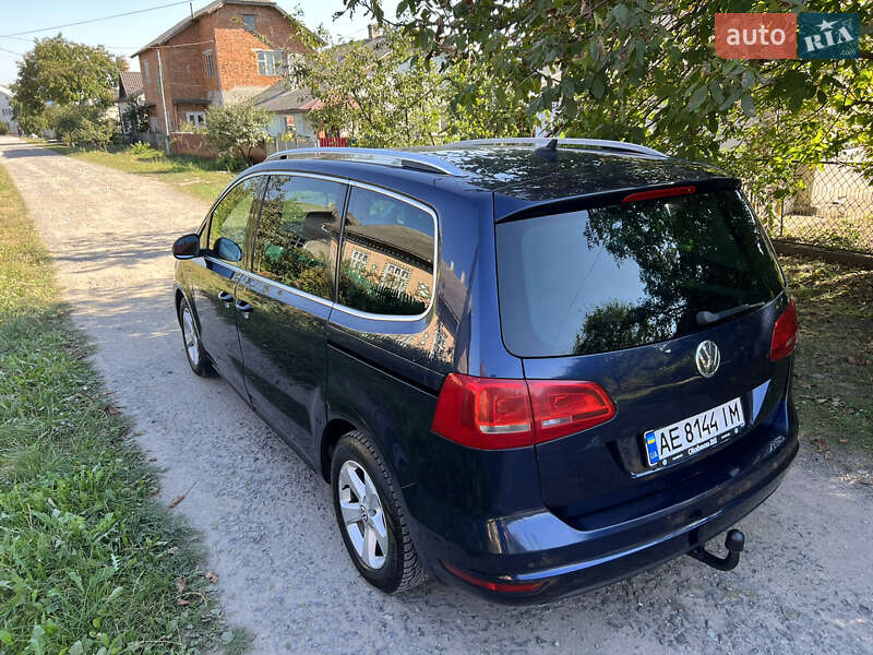 Минивэн Volkswagen Sharan 2011 в Каменском