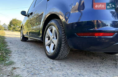Минивэн Volkswagen Sharan 2011 в 