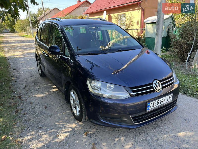 Минивэн Volkswagen Sharan 2011 в Каменском
