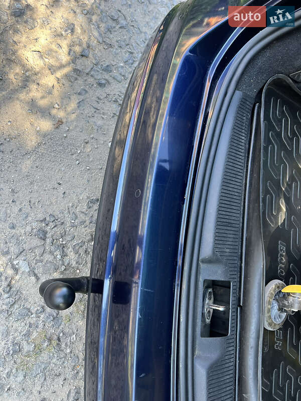 Минивэн Volkswagen Sharan 2011 в Каменском