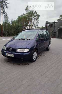 Минивэн Volkswagen Sharan 1999 в Маневичах