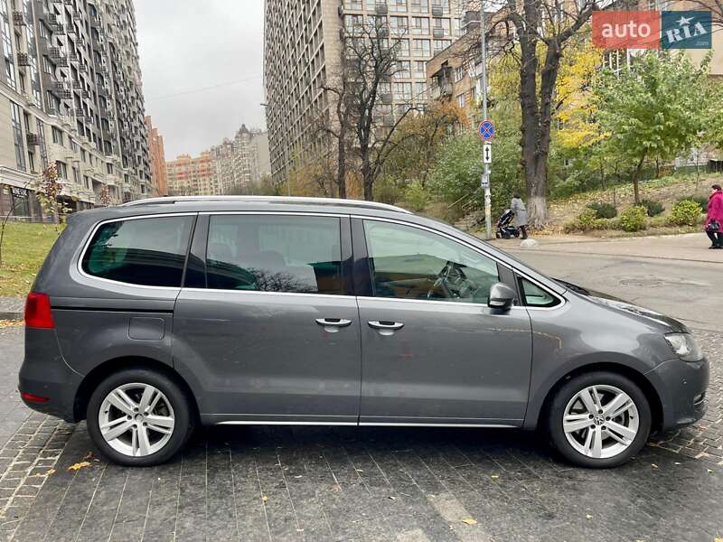 Минивэн Volkswagen Sharan 2013 в Киеве