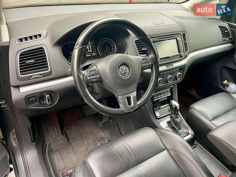 Минивэн Volkswagen Sharan 2013 в Киеве