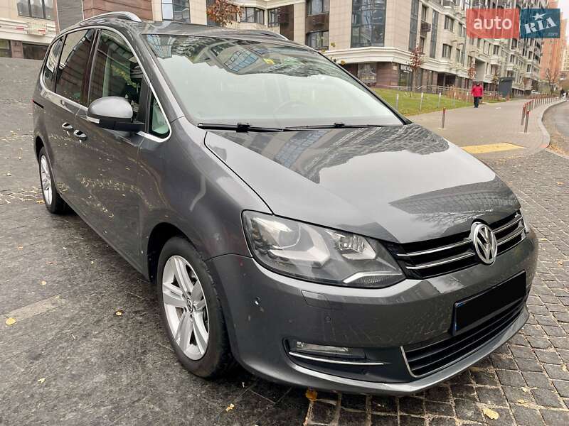 Минивэн Volkswagen Sharan 2013 в Киеве