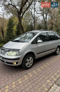 Минивэн Volkswagen Sharan 2001 в Запорожье