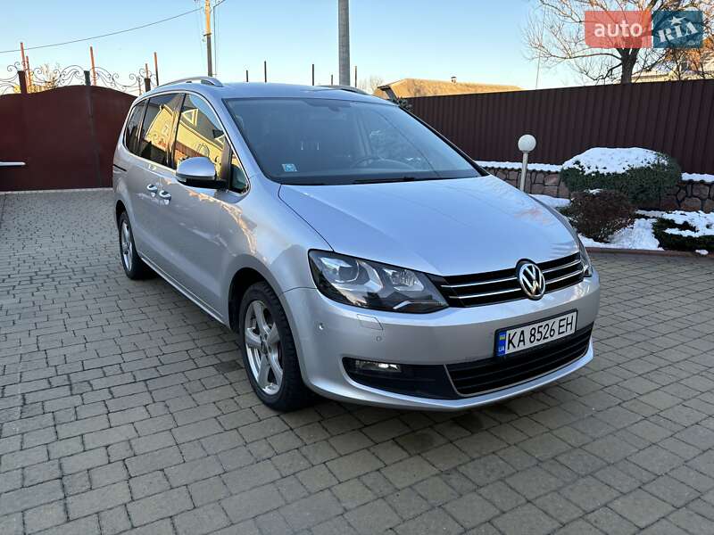 Минивэн Volkswagen Sharan 2015 в Житомире