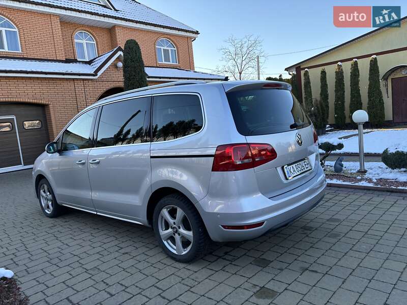 Мінівен Volkswagen Sharan 2015 в Житомирі