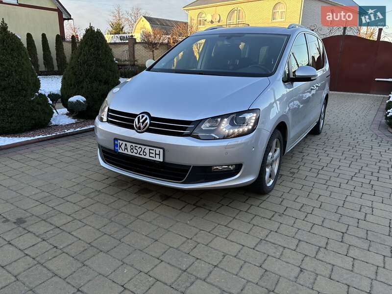 Мінівен Volkswagen Sharan 2015 в Житомирі