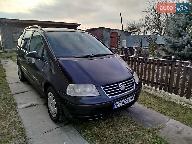 Минивэн Volkswagen Sharan 2004 в Луцке