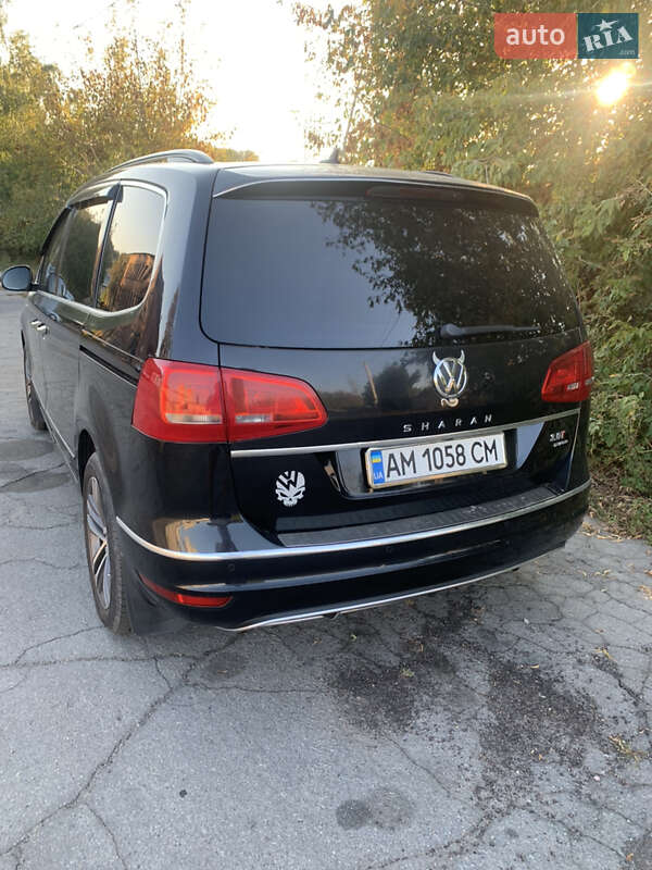 Минивэн Volkswagen Sharan 2012 в Житомире