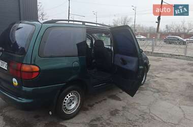 Минивэн Volkswagen Sharan 1997 в Днепре