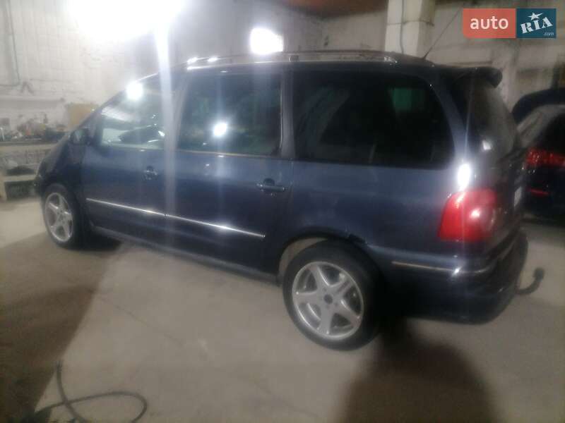 Мінівен Volkswagen Sharan 2004 в Дубні