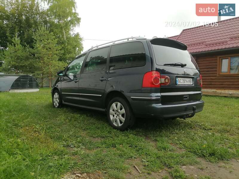 Мінівен Volkswagen Sharan 2004 в Дубні
