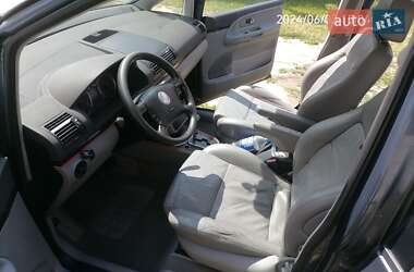 Минивэн Volkswagen Sharan 2004 в 