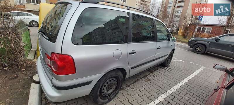 Минивэн Volkswagen Sharan 2005 в Киеве
