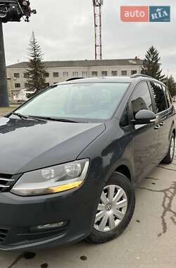 Минивэн Volkswagen Sharan 2011 в 