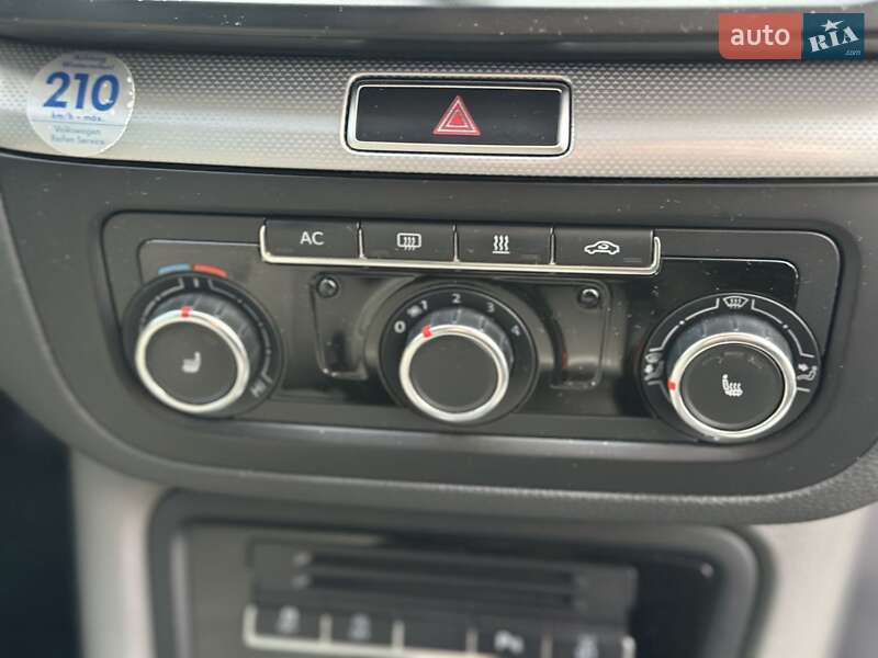 Минивэн Volkswagen Sharan 2011 в Тячеве