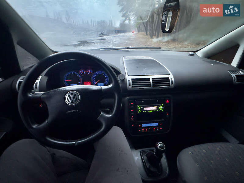 Минивэн Volkswagen Sharan 2002 в Петропавловке фото 13 Минивэн Volkswagen Sharan 2002 в Петропавловке