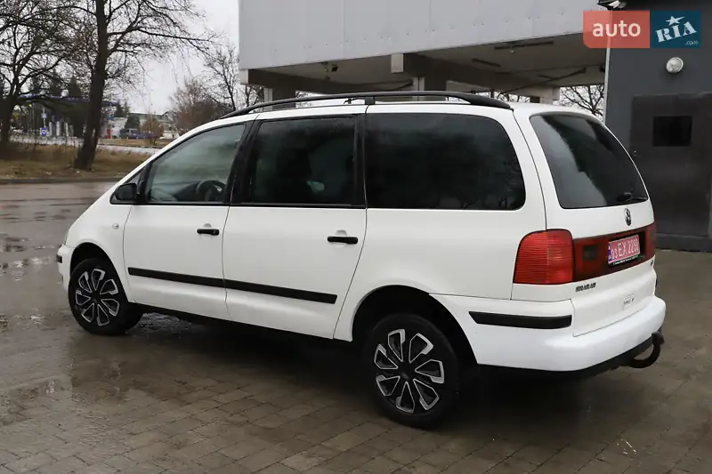 Минивэн Volkswagen Sharan 2001 в 