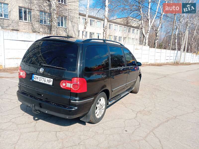 Минивэн Volkswagen Sharan 2005 в Житомире