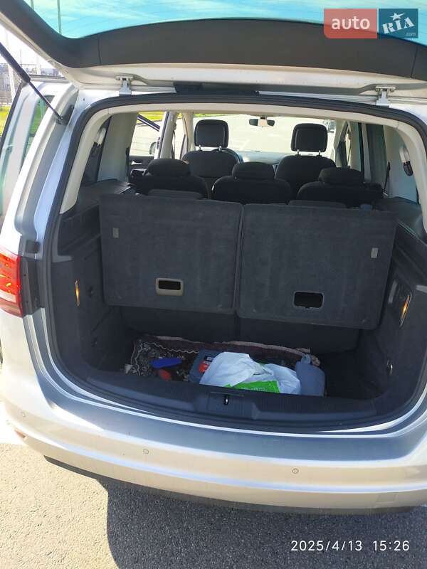 Мінівен Volkswagen Sharan 2017 в Києві