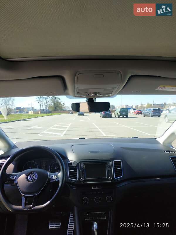 Мінівен Volkswagen Sharan 2017 в Києві