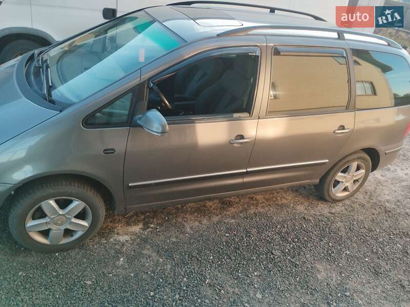 Минивэн Volkswagen Sharan 2008 в Камне-Каширском